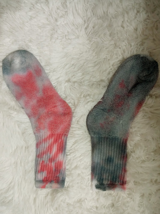Red/Blk Tie-Dye Socks